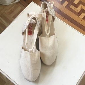 BRAND NEW LOBO ESPADRILLES MADE IN SPAIN SIZE 37